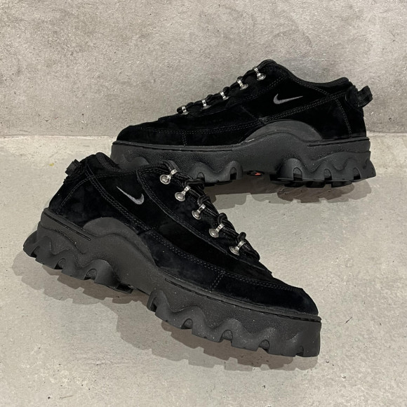 NIKE☆W LAHAR LOW