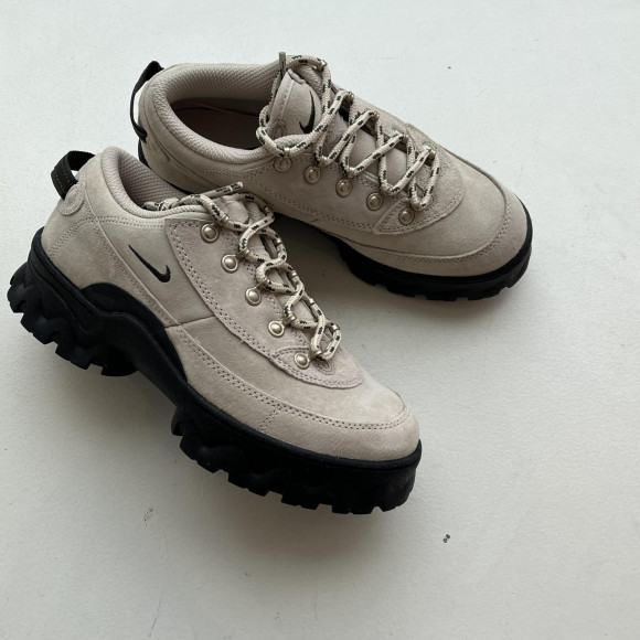 NIKE☆W LAHAR LOW