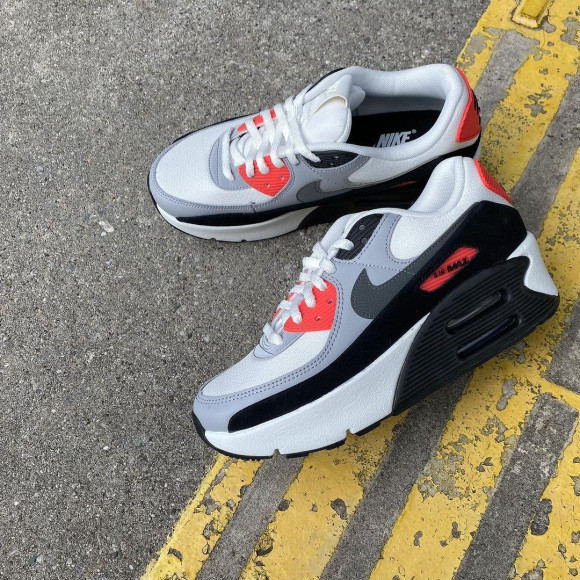 NIKE☆W AIRMAX 90 LV8