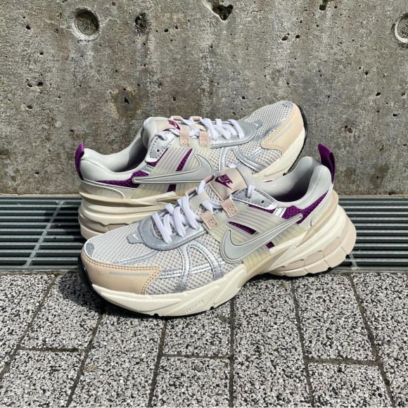 NIKE☆V2K RUN