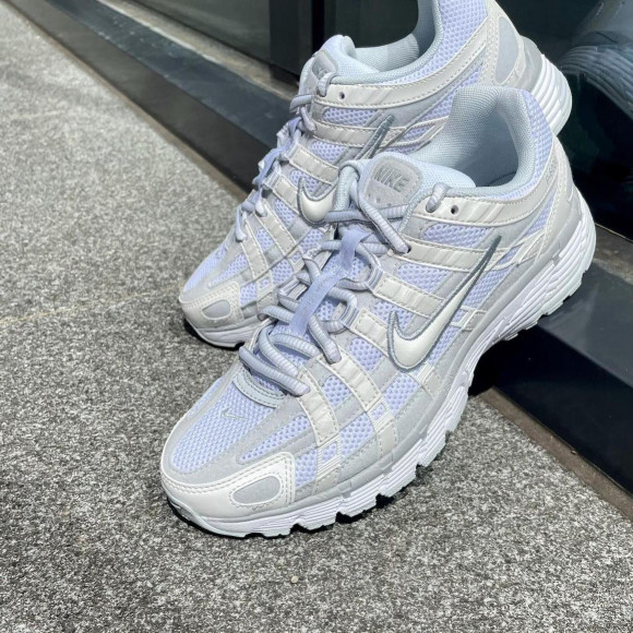 NIKE☆W P-6000