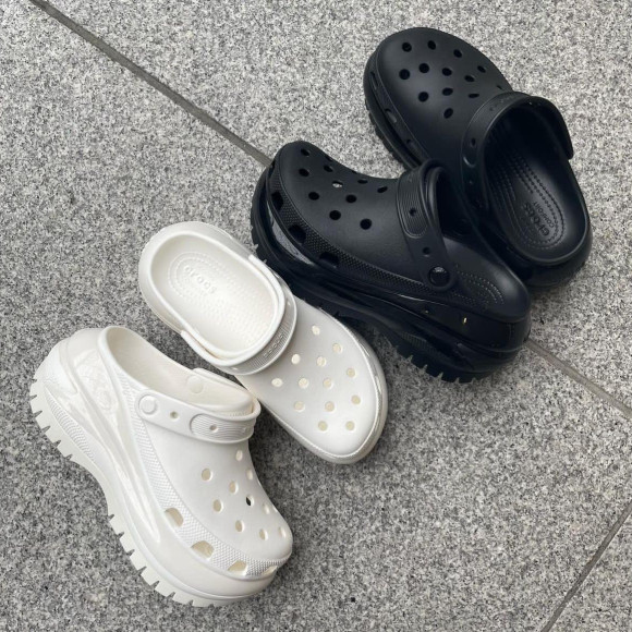 CROCS☆CLASSIC MEGA CRUSH CLOG