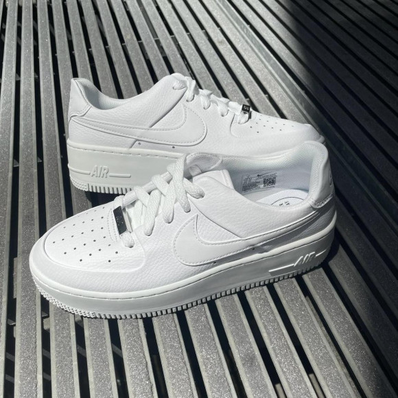 NIKE☆W AF1 SAGE LOW