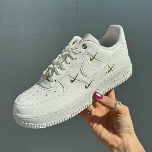 NIKE☆AIR FORCE 1’07 LX
