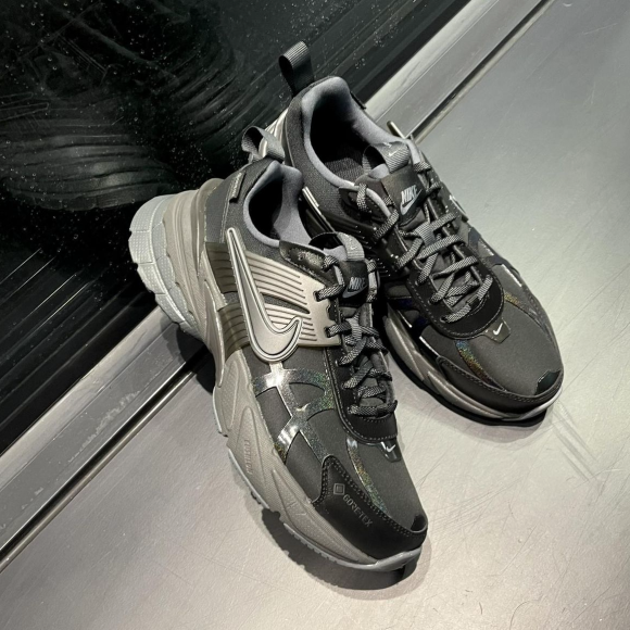 NIKE☆W V2K RUN GTX