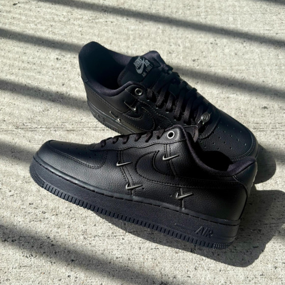 Recommend☆NIKE W AIR FORCE 1 '07 LX