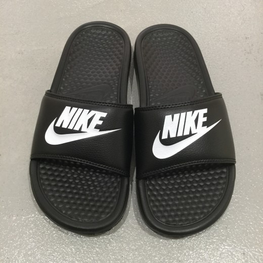 NIKE★BENASSI