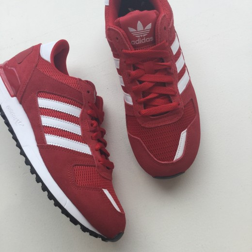 季節問わず★【adidas】ZX700