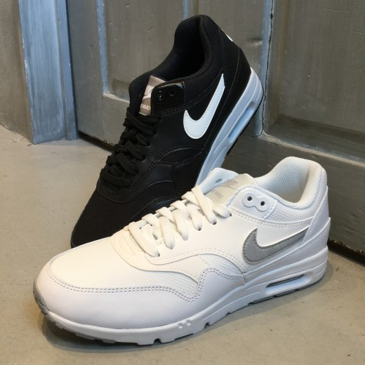 【NIKE】AIR MAX 1 ULTRA ESSENTIALS