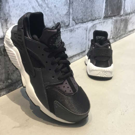 【NIKE】AIR HUARACHE☆