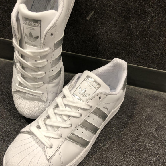 NEW!!【adidas SUPERSTAR FD】