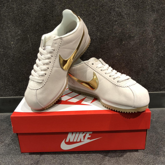 NEW!!【NIKE CLASSIC CORTEZ SE】