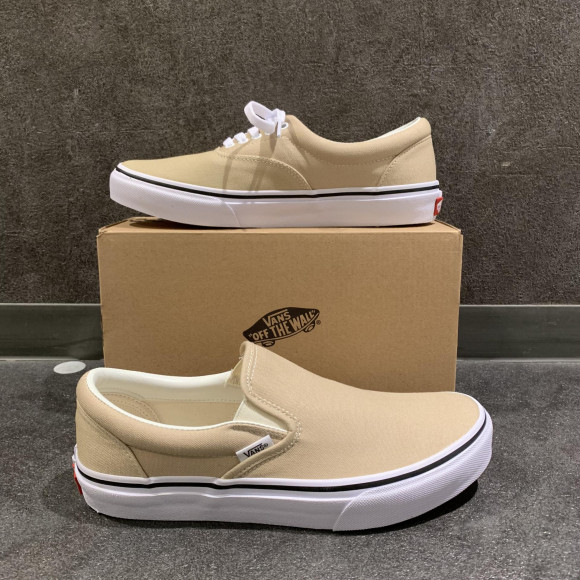 NEW!! 【VANS ERA / SLIP ON】