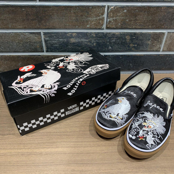 NEW!! 【VANS SLIP ON】