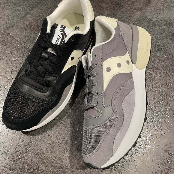 NEW!!【SAUCONY JAZZ NXT】