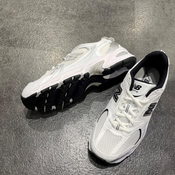NEW!!【NEWBALANCE MR530】