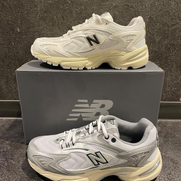 NEW!!【NEW BALANCE ML725】