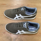 ASICS からGEL-VICKKA PRO 303 が、この度入荷いたしました！