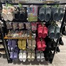 【必見】クロックス（Crocs）ファン集まれ！圧倒的な品揃えとジビッツ™（Jibbitz™）の宝庫！ムラサキスポーツ福岡パルコ店へGO！