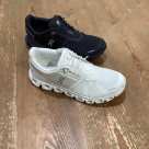 On Cloud 6 is finally back in stock! Evolutionary version of "Comfortable on Clouds" Experience at MURASAKI SPORTS Fukuoka Parco Store