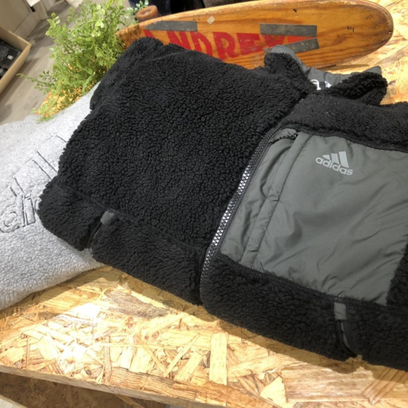 ☆adidas アディダス　レディース　ビッグシルエット　リバーシブル　ボアジャケット☆