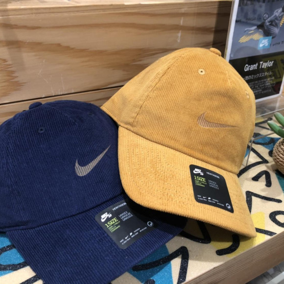 ☆NIKE SB　ナイキエスビー　新入荷　コーデュロイキャップ☆