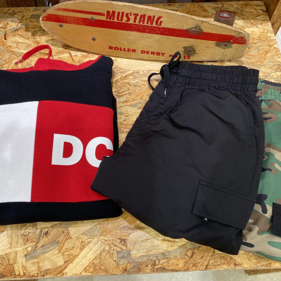 【DC】ディーシーのメンズパーカー＆ロングパンツ