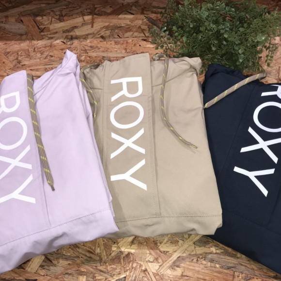 ☆ROXYのレディースライトアウター☆