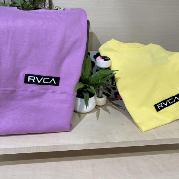 大人気ブランドRVCAレディースTシャツ限定色新入荷