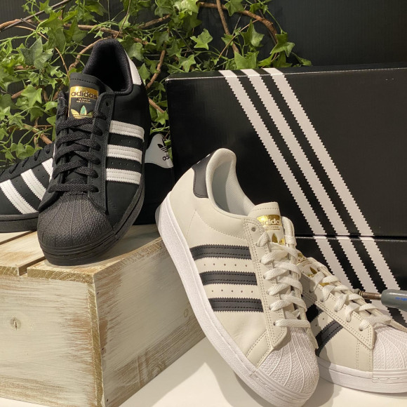 【新入荷】　ADIDAS SUPERSTAR　ADV