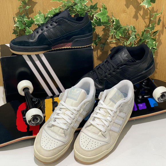 adidas　FORUM84LOWADV　入荷