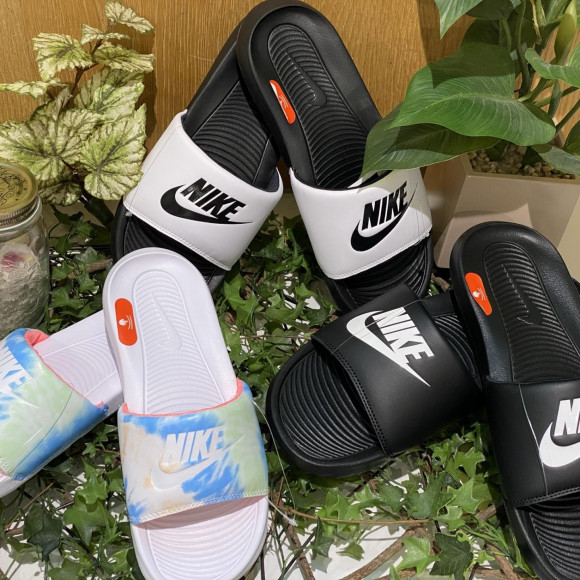 NIKE シャワーサンダル新入荷！