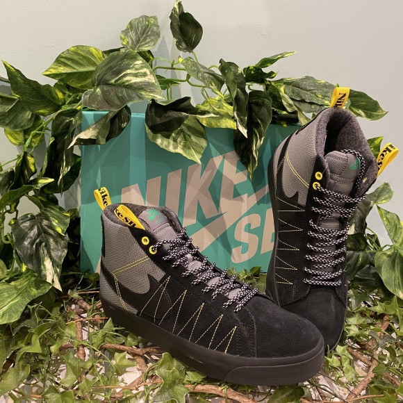 11月17日 NIKE SB BLAZER MID PRM    　DC8903-001 発売！