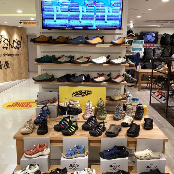 KEENシューズ（サンダル、靴）地域1番の品揃え！！！