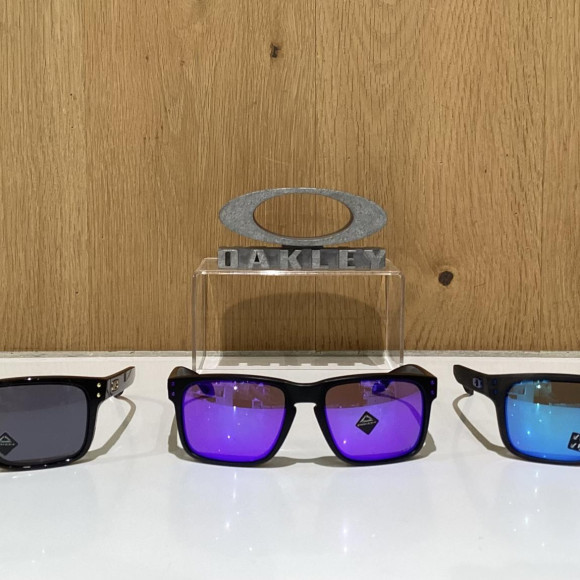 OAKLEY HOLBROOK