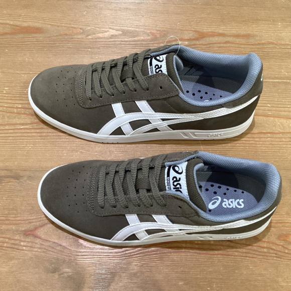 从亚瑟士那里得到的GEL-VICKKA PRO 303这次进货了!