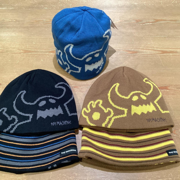 From the streetwear brand "Toy Machine", popular items (reversible beanies) that have been sold out are long-awaited re-packing!