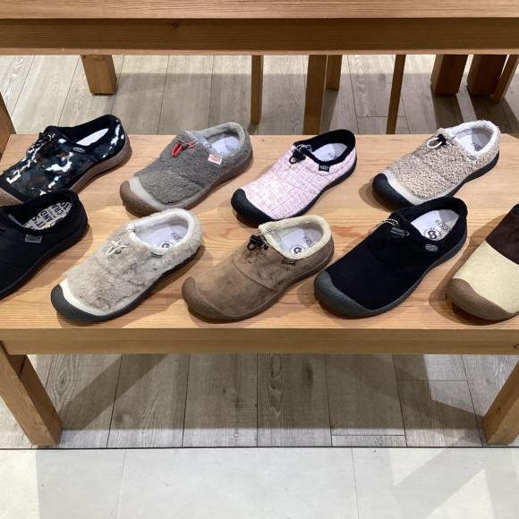 【KEEN HOWSER III SLIDE】 Available in abundant colors at MURASAKI SPORTS Fukuoka Parco store!