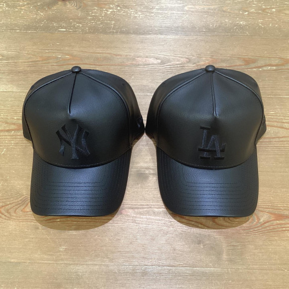 【限定モデル】ムラサキスポーツ福岡パルコ店に降臨！ニューエラ 9FORTY AF シンセティックレザーの「オールブラック」！