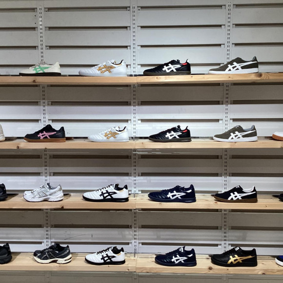 アシックス人気モデル大量入荷！【ムラサキスポーツ福岡パルコ店】