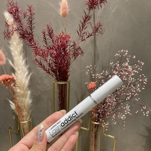 Lash addict