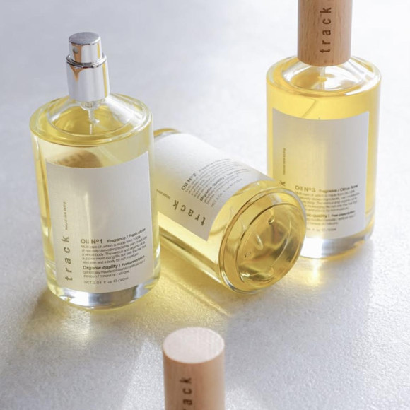 track oil in stock.♡