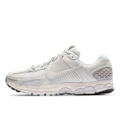 【NIKE ZOOM VOMERO５SP】