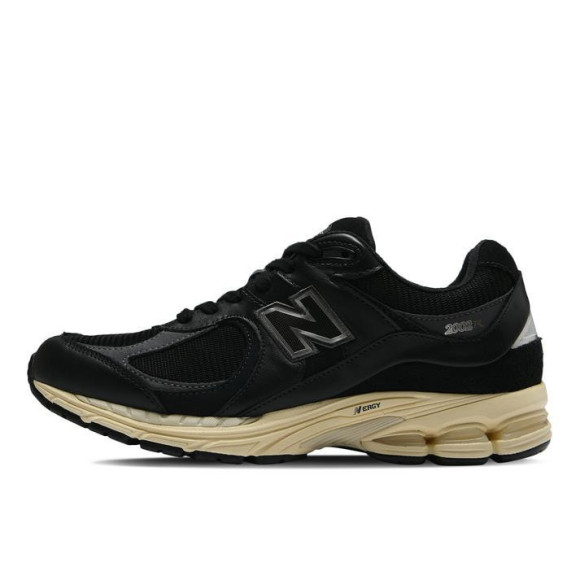 【NEWBALANCE M2002R】