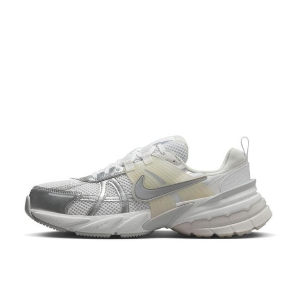 【NIKE V2K ラン】