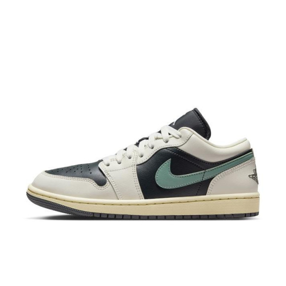 【NIKE AIRJORDAN1 LOW】