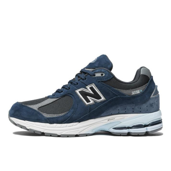 【NEWBALANCE M2002R】