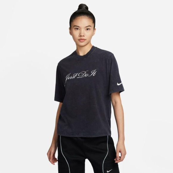 【NIKE W BOXY WASH TEE】