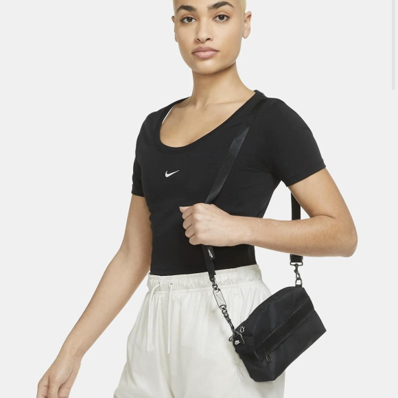 【NIKE LUXE CROSSBODY】