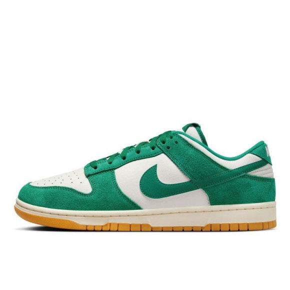 【NIKE DUNK LOW SE】